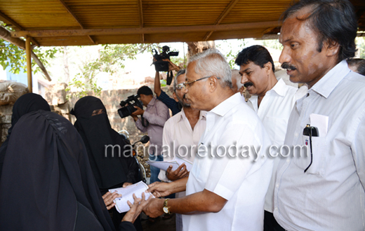 MLA Lobo campaigns for Poojary at Alake, New Chitra Talkies area